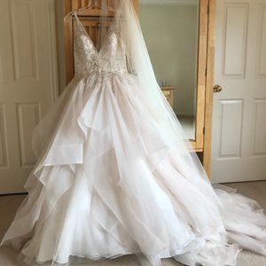 Maggie Sottero Wedding Dress
